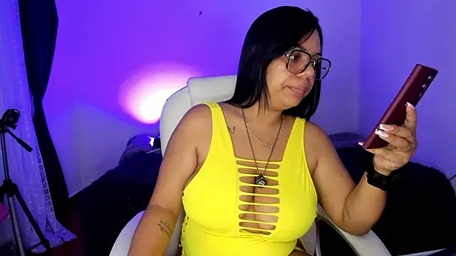 Snapshot of ashanty_b5 chatting on March 7, 2026, 2:40 am ashanty b5 online show from March 7, 2026, 2:40 am