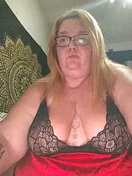 Snapshot of diosacurvy1984 chatting on October 30, 2025, 6:27 pm diosacurvy1984 online show from October 30, 2025, 6:27 pm