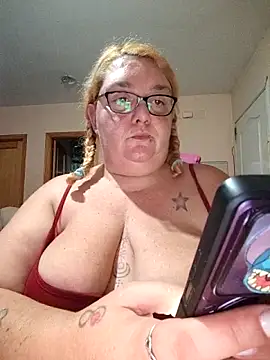 Snapshot of diosacurvy1984 chatting on October 25, 2025, 7:51 am diosacurvy1984 online show from October 25, 2025, 7:51 am