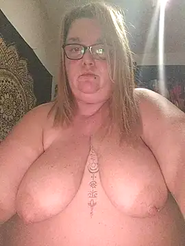 Snapshot of diosacurvy1984 chatting on November 24, 2025, 11:05 pm diosacurvy1984 online show from November 24, 2025, 11:05 pm