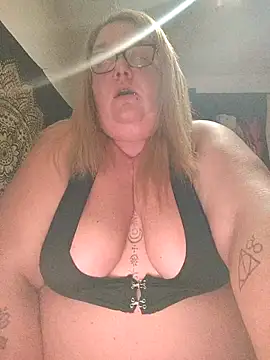 Snapshot of diosacurvy1984 chatting on November 13, 2025, 11:19 pm diosacurvy1984 online show from November 13, 2025, 11:19 pm