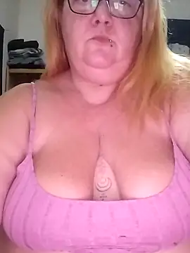 Snapshot of diosacurvy1984 chatting on November 1, 2025, 10:58 pm diosacurvy1984 online show from November 1, 2025, 10:58 pm