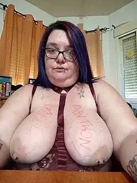 diosacurvy1984 online show from March 4, 2026, 11:18 am