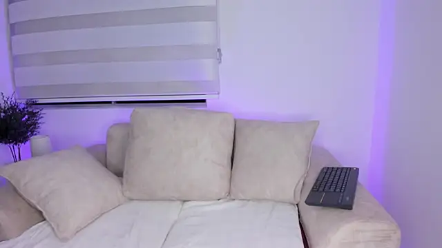 Snapshot of arito__ chatting on November 28, 2025, 9:04 pm arito online show from November 28, 2025, 9:04 pm