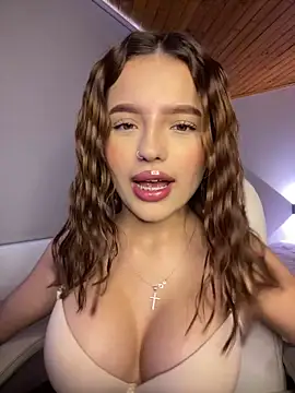 Snapshot of Sofia18_pinkk chatting on September 29, 2025, 8:47 pm Sofia18 pinkk online show from September 29, 2025, 8:47 pm