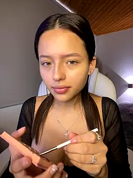 Snapshot of Sofia18_pinkk chatting on November 24, 2025, 8:31 pm Sofia18 pinkk online show from November 24, 2025, 8:31 pm