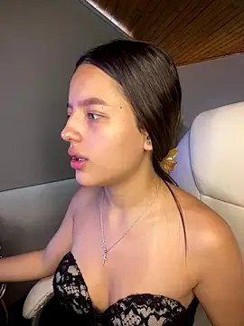 Snapshot of Sofia18_pinkk chatting on December 1, 2025, 9:15 pm Sofia18 pinkk online show from December 1, 2025, 9:15 pm