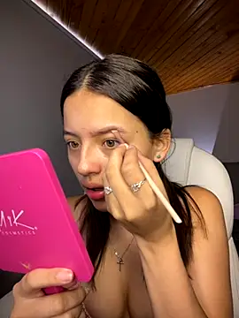 Snapshot of Sofia18_pinkk chatting on November 25, 2025, 8:53 pm Sofia18 pinkk online show from November 25, 2025, 8:53 pm