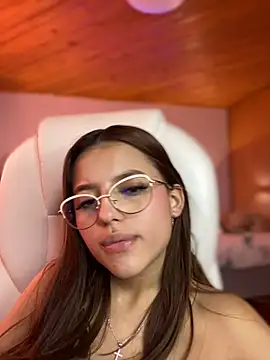 Snapshot of Sofia18_pinkk chatting on March 2, 2025, 3:19 pm Sofia18 pinkk online show from March 2, 2025, 3:19 pm