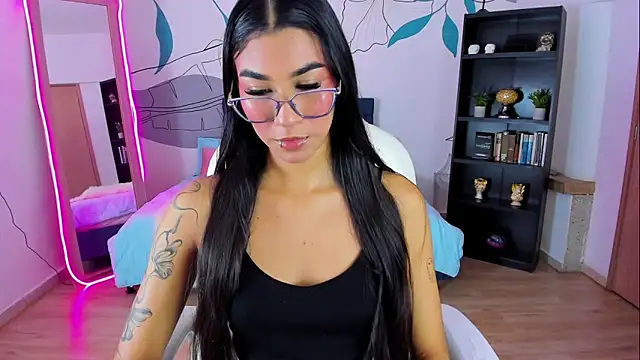 Snapshot of Dana_Paula chatting on December 19, 2025, 11:34 am Dana Paula online show from December 19, 2025, 11:34 am