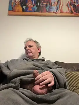 Snapshot of Paolo7619 chatting on April 11, 2026, 1:35 am Paolo7619 online show from April 11, 2026, 1:35 am