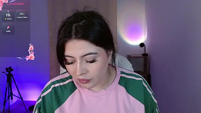 Snapshot of isabella1616 chatting on August 9, 2026, 3:34 am isabella1616 online show from August 9, 2026, 3:34 am