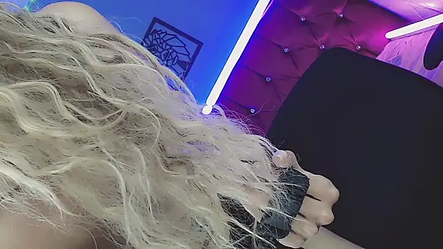 Snapshot of Arlet_Zenere chatting on January 19, 2025, 1:55 pm Arlet Zenere online show from January 19, 2025, 1:55 pm