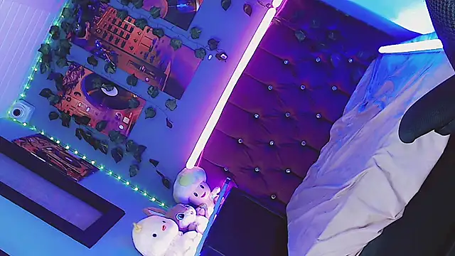 Snapshot of Arlet_Zenere chatting on February 8, 2025, 9:13 am Arlet Zenere online show from February 8, 2025, 9:13 am