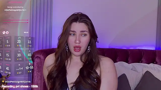 Snapshot of KiraBarlows chatting on December 4, 2025, 7:18 am KiraBarlows online show from December 4, 2025, 7:18 am