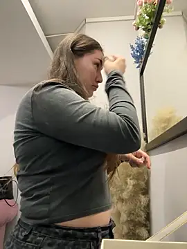 Snapshot of KiraBarlows chatting on September 27, 2025, 4:40 am KiraBarlows online show from September 27, 2025, 4:40 am