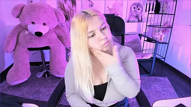 Snapshot of DiaAngell chatting on November 30, 2025, 6:09 pm DiaAngell online show from November 30, 2025, 6:09 pm