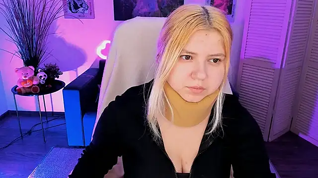 Snapshot of DiaAngell chatting on November 26, 2025, 6:41 pm DiaAngell online show from November 26, 2025, 6:41 pm