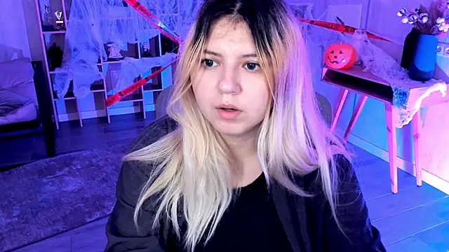 Snapshot of DiaAngell chatting on November 1, 2025, 7:52 pm DiaAngell online show from November 1, 2025, 7:52 pm