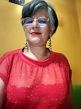 Snapshot of ilonna2025 chatting on July 2, 2026, 11:44 pm ilonna2025 online show from July 2, 2026, 11:44 pm