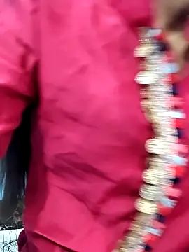 Snapshot of Leoni_G chatting on November 14, 2025, 7:01 am Leoni G online show from November 14, 2025, 7:01 am