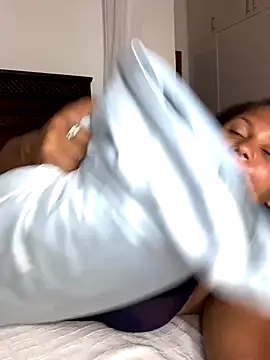 Snapshot of madell chatting on December 18, 2025, 2:27 am madell online show from December 18, 2025, 2:27 am