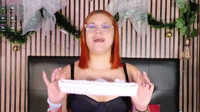 Sophie new25 online show from December 16, 2025, 12:42 pm