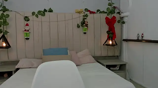 Paulina Lopezz online show from December 18, 2025, 8:56 pm