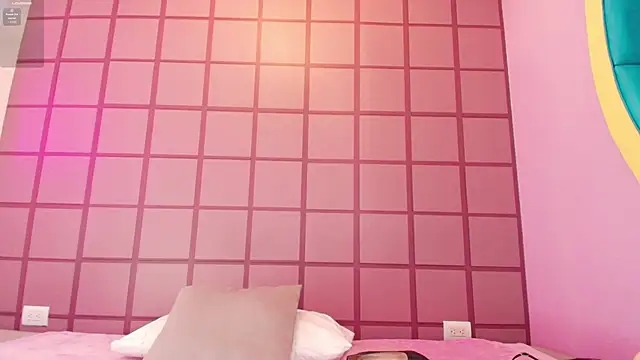 Snapshot of LissMonroe chatting on November 12, 2025, 10:52 am LissMonroe online show from November 12, 2025, 10:52 am