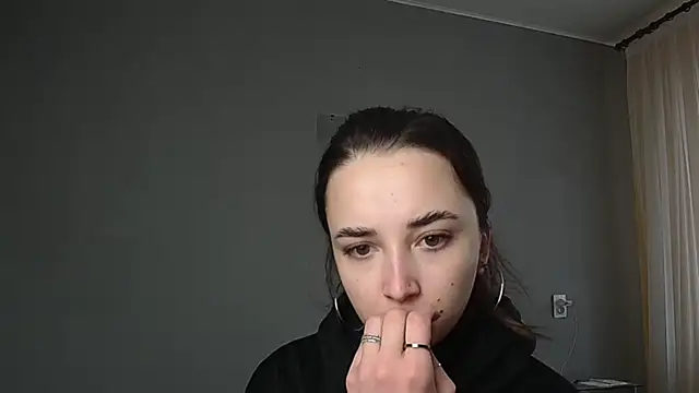 Eva Gloryy online show from April 10, 2026, 10:22 am