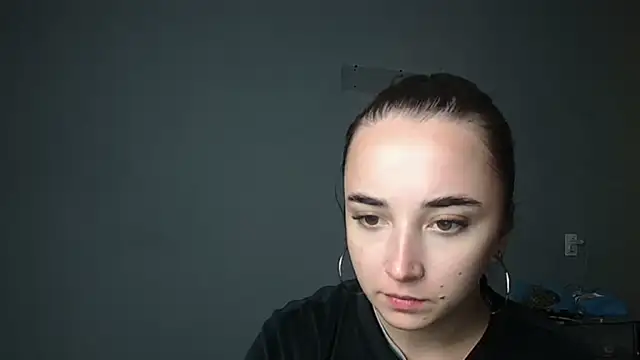 Snapshot of Eva_Gloryy chatting on October 31, 2025, 11:11 pm Eva Gloryy online show from October 31, 2025, 11:11 pm