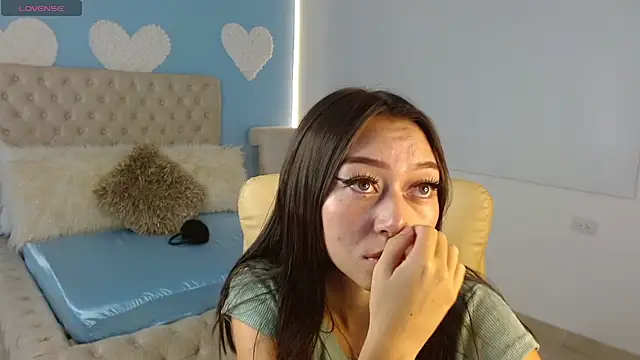 Rossie Belucci online show from February 8, 2025, 4:57 pm