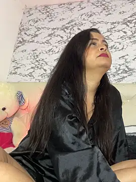 Lili  taylor online show from November 20, 2025, 10:52 pm