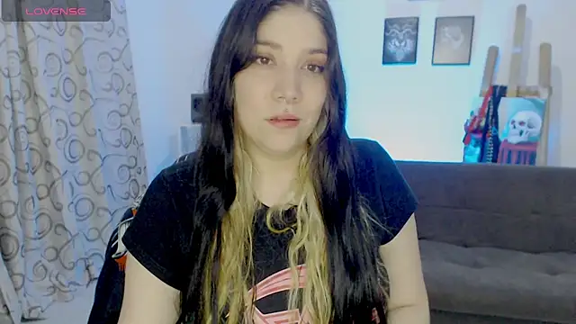 sharonnleon online show from November 8, 2025, 11:52 pm