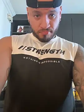 Snapshot of dereckgreen chatting on June 2, 2026, 7:14 pm dereckgreen online show from June 2, 2026, 7:14 pm