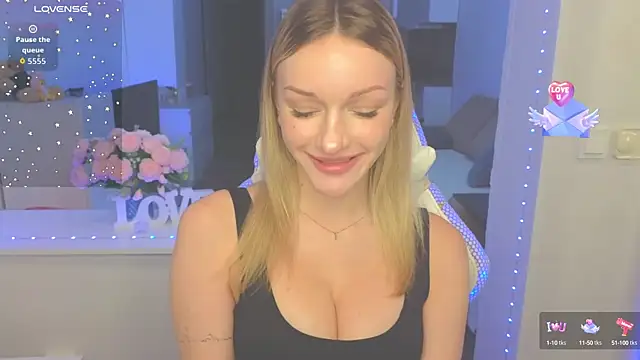 MargaretSweet1 online show from September 25, 2025, 11:22 pm