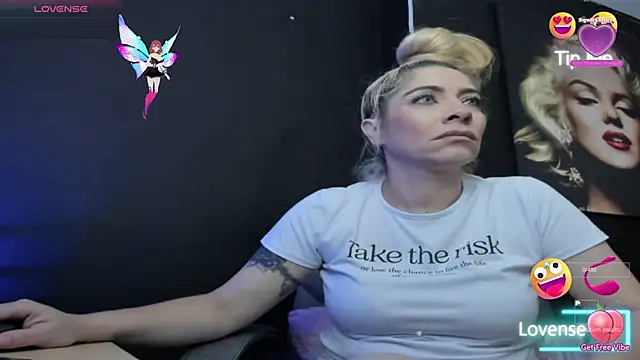 Snapshot of viktoria_davis_ chatting on November 20, 2025, 11:58 pm viktoria davis online show from November 20, 2025, 11:58 pm