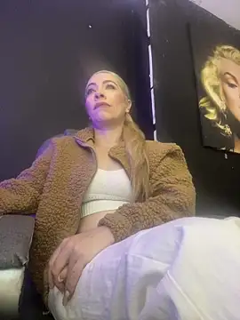 Snapshot of viktoria_davis_ chatting on October 11, 2025, 10:55 pm viktoria davis online show from October 11, 2025, 10:55 pm