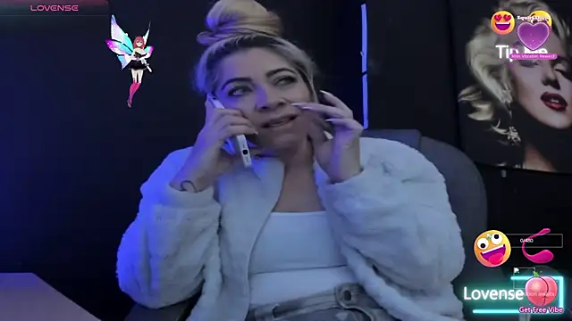 Snapshot of viktoria_davis_ chatting on November 24, 2025, 11:05 pm viktoria davis online show from November 24, 2025, 11:05 pm