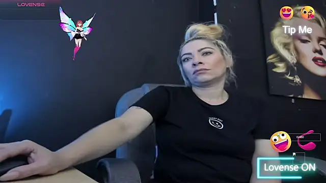 Snapshot of viktoria_davis_ chatting on November 6, 2025, 10:58 pm viktoria davis online show from November 6, 2025, 10:58 pm