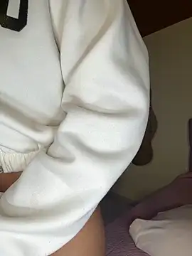 zoe storm online show from April 17, 2026, 12:02 am