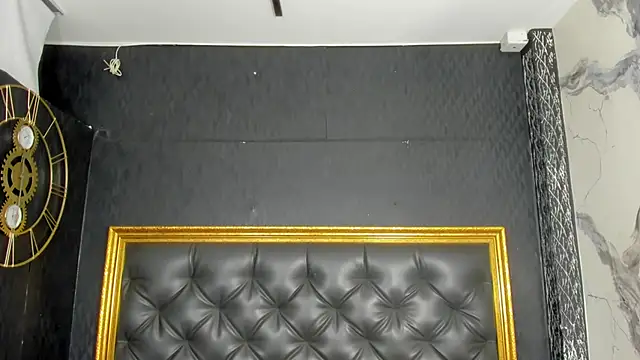 Snapshot of DalayMoore chatting on November 3, 2025, 7:28 pm DalayMoore online show from November 3, 2025, 7:28 pm