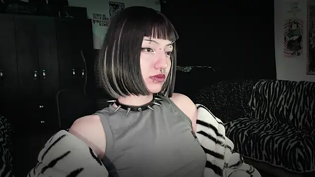 Snapshot of roxy_toxic chatting on May 28, 2026, 1:35 am roxy toxic online show from May 28, 2026, 1:35 am