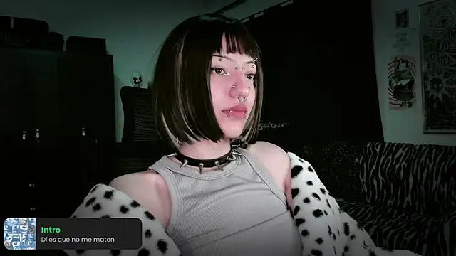 Snapshot of roxy_toxic chatting on May 15, 2026, 10:52 pm roxy toxic online show from May 15, 2026, 10:52 pm