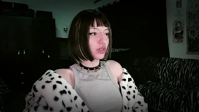 Snapshot of roxy_toxic chatting on May 15, 2026, 11:36 pm roxy toxic online show from May 15, 2026, 11:36 pm