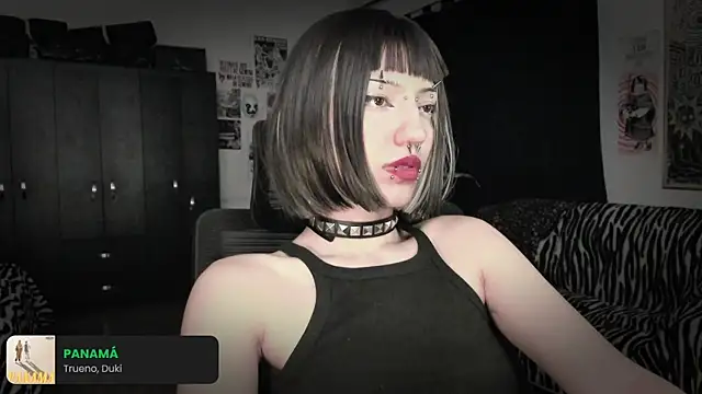 Snapshot of roxy_toxic chatting on June 4, 2026, 10:58 pm roxy toxic online show from June 4, 2026, 10:58 pm