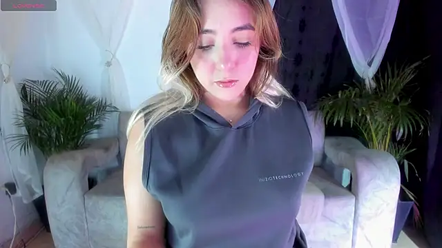 Snapshot of Freydis18 chatting on October 14, 2025, 3:51 am Freydis18 online show from October 14, 2025, 3:51 am