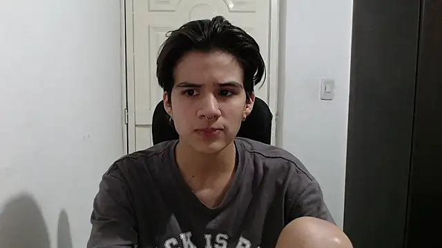 Snapshot of Dha_lia0 chatting on January 18, 2025, 4:37 am Dha lia0 online show from January 18, 2025, 4:37 am