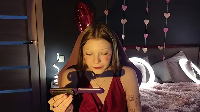 MiaWhisper online show from February 14, 2025, 4:15 am