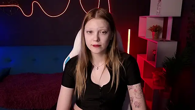 MiaWhisper online show from February 6, 2025, 11:09 am